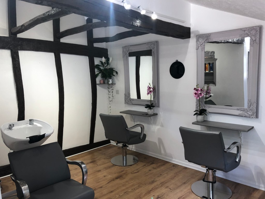 A fresh bright salon located near to Badshot Lea. 